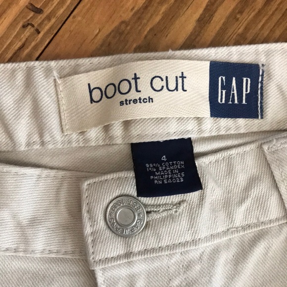 NWT GAP BOOTCUT JEANS - Picture 2 of 6